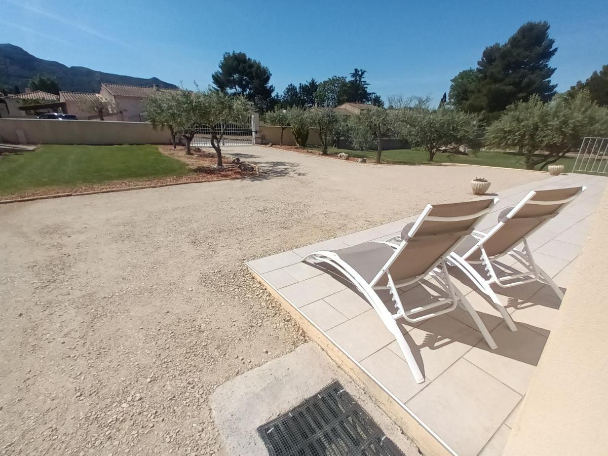 Le Jardin Des Tourterelles Villa Robion en Luberon ภายนอก รูปภาพ