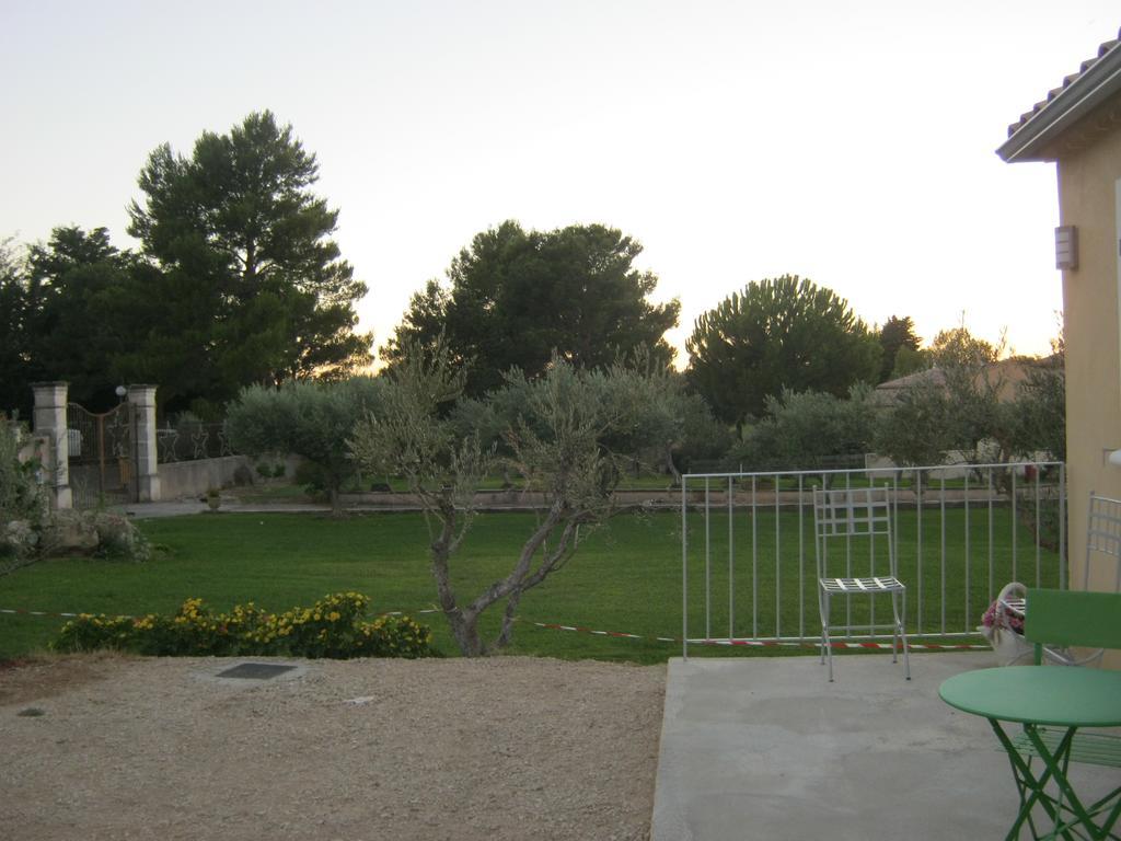 Le Jardin Des Tourterelles Villa Robion en Luberon ภายนอก รูปภาพ