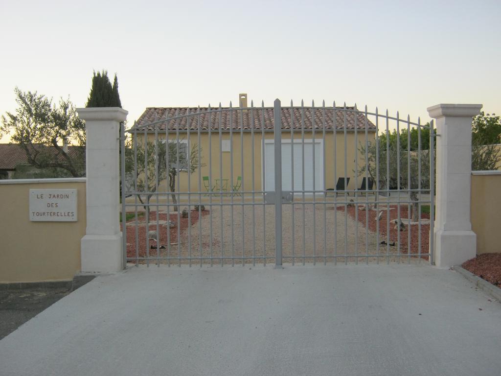 Le Jardin Des Tourterelles Villa Robion en Luberon ภายนอก รูปภาพ